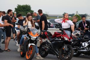 Sudionici 40. Moto alke na proslavi 30 godina Prajo's Grupe u Lukaču